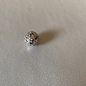 Pandora White Enamel Daisy Clip